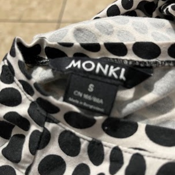 Monki - Picture 5 of 5
